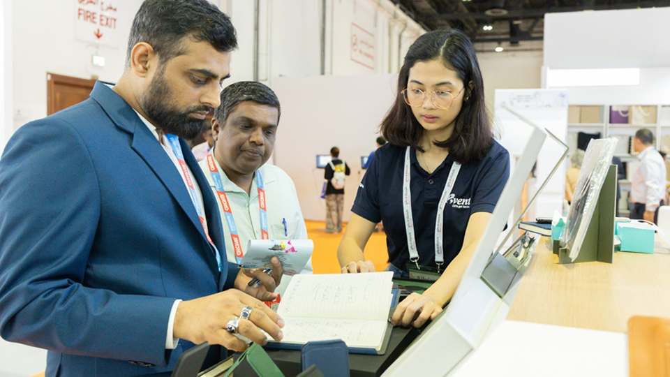 Visitor and exhibitor interaction at Gifts & Lifestyle Middle East