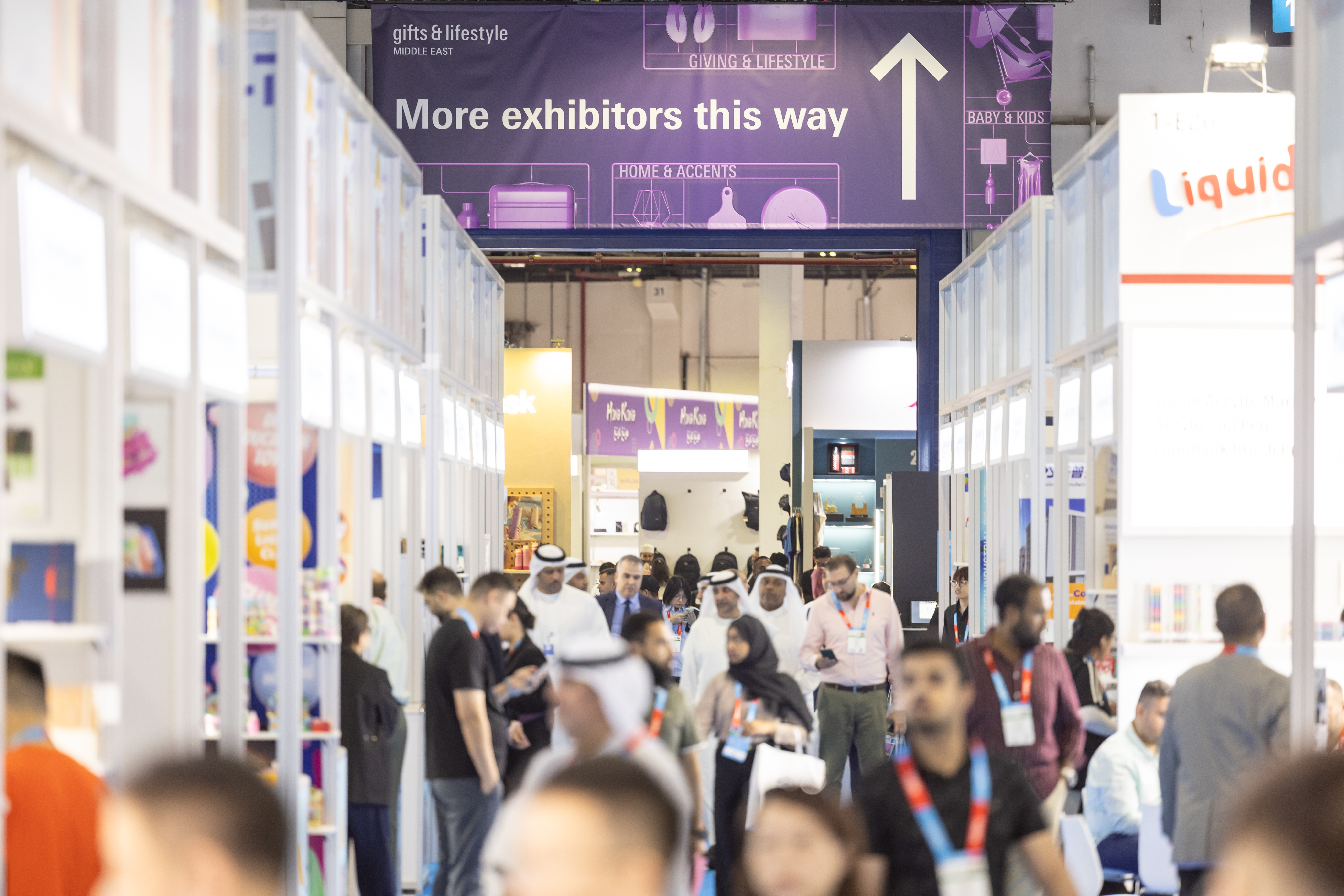 Gifts & Lifestyle Middle East - visitor viewing products on display